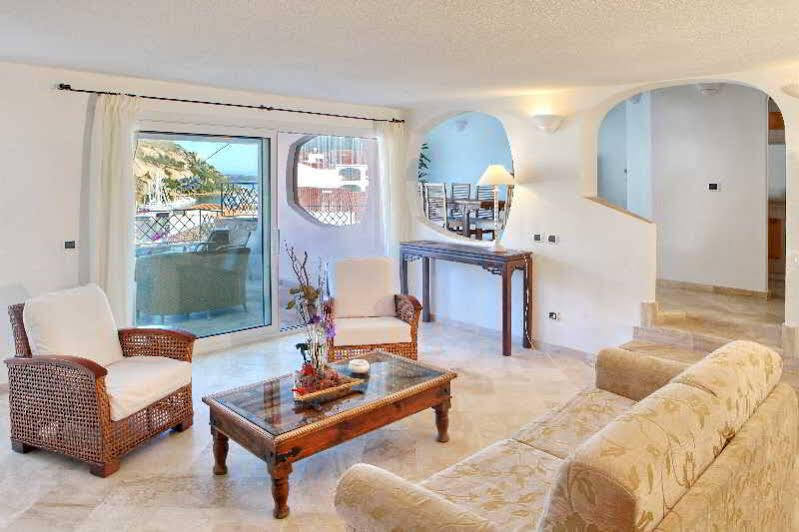Residence Living Poltu Quatu Arzachena Εξωτερικό φωτογραφία