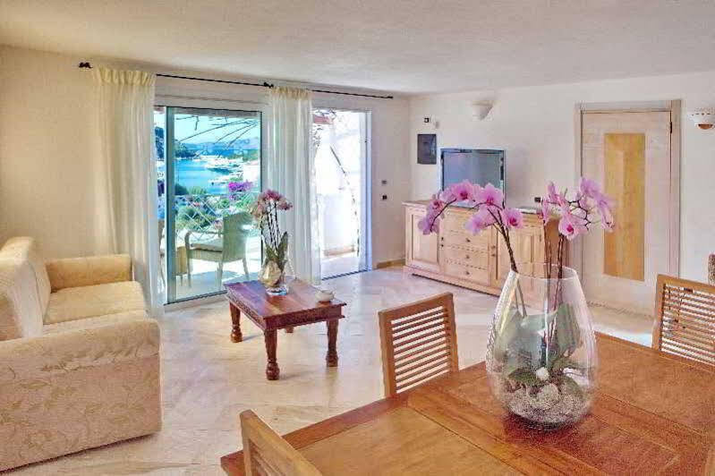 Residence Living Poltu Quatu Arzachena Εξωτερικό φωτογραφία